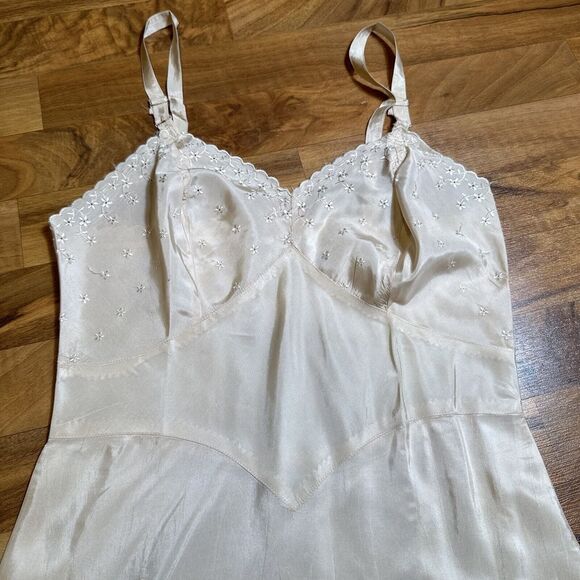 Charmode Sears Vintage 60's Full Slip Dress Size 34 Average Embroidery - Picture 3 of 6